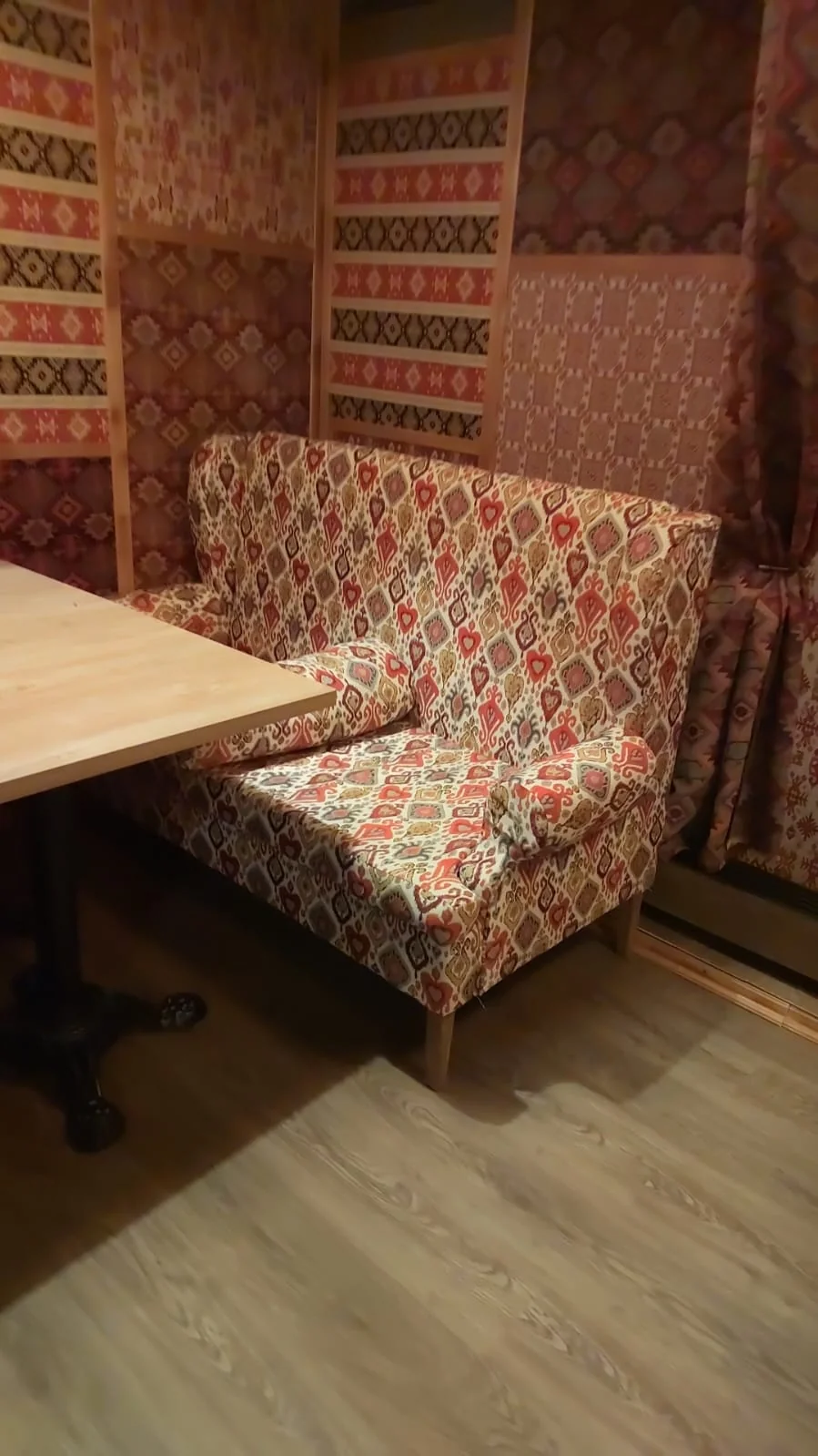 Диван для чайханы 74
