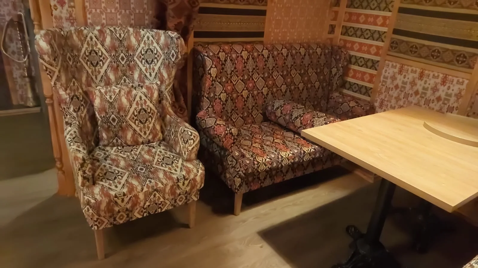 Диван для чайханы 73