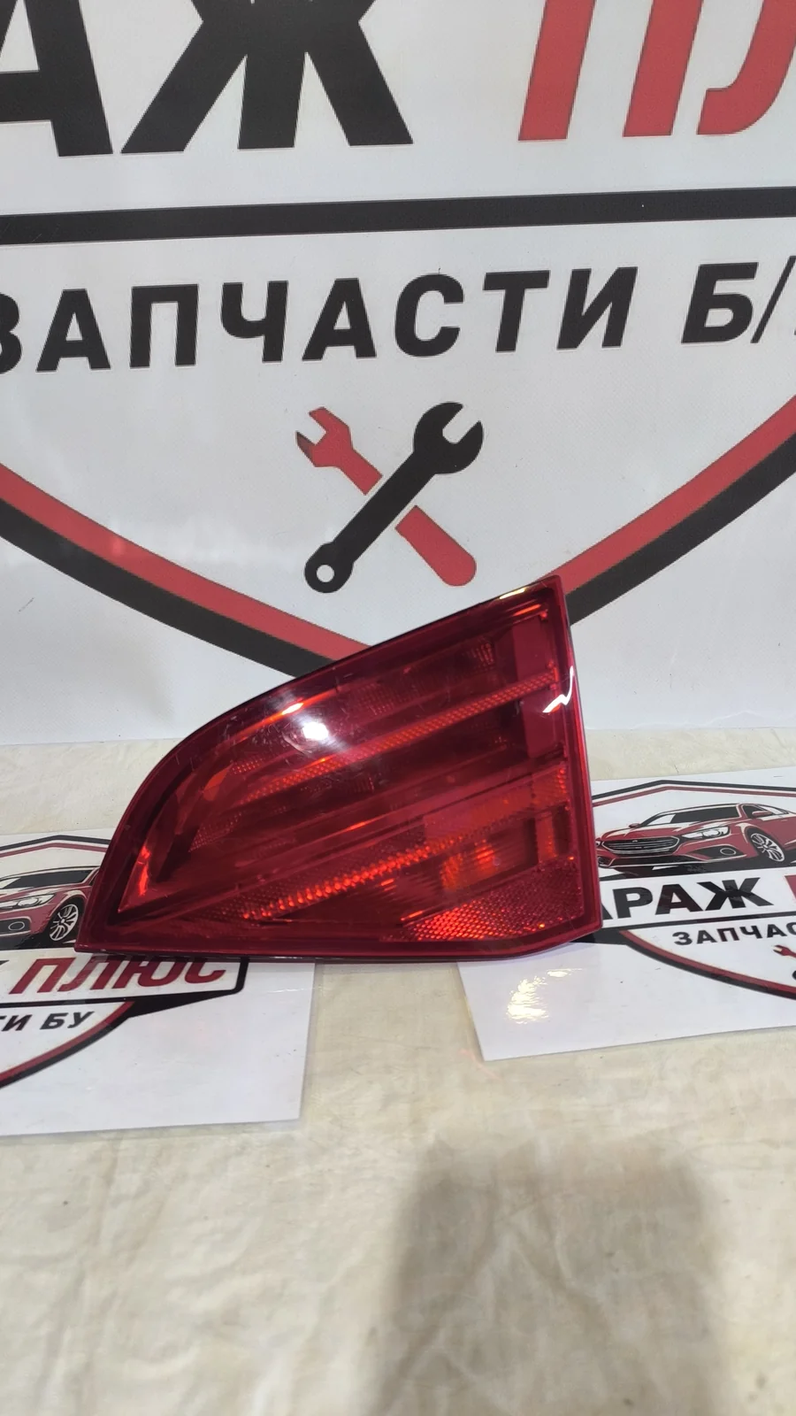 Фонарь задний правый внутренний Audi A4 B8 Avant