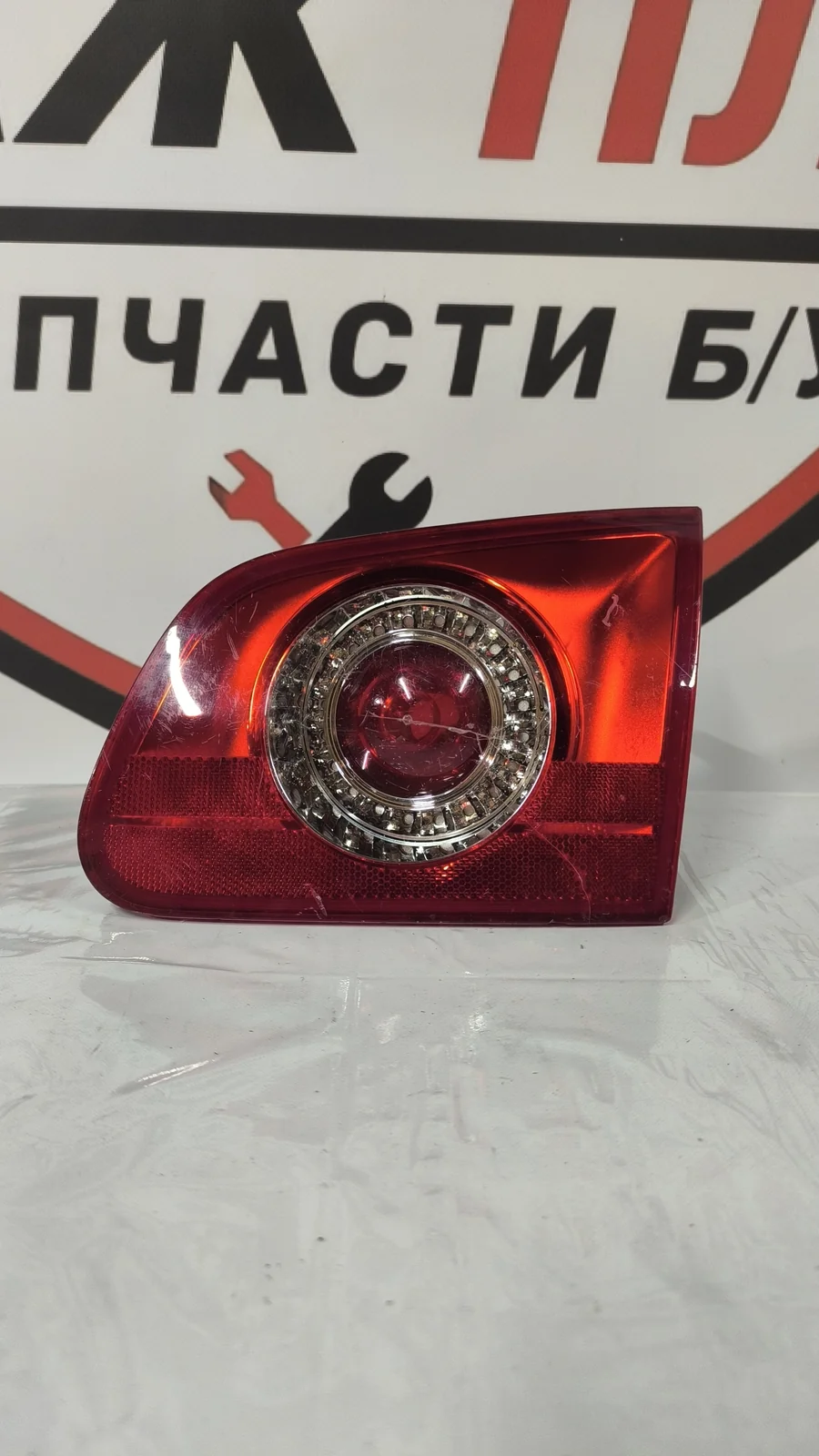 Фонарь задний правый VW Passat B6