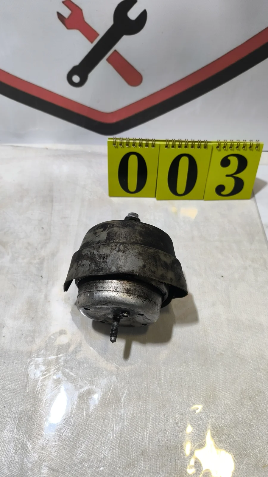 Опора двигателя правая Audi A4 B6