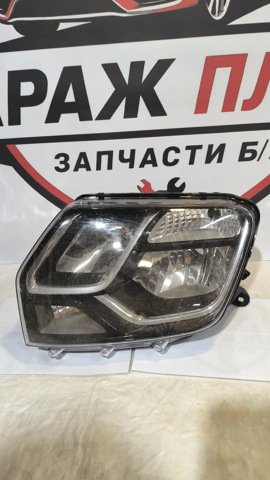 Фара левая Renault Duster