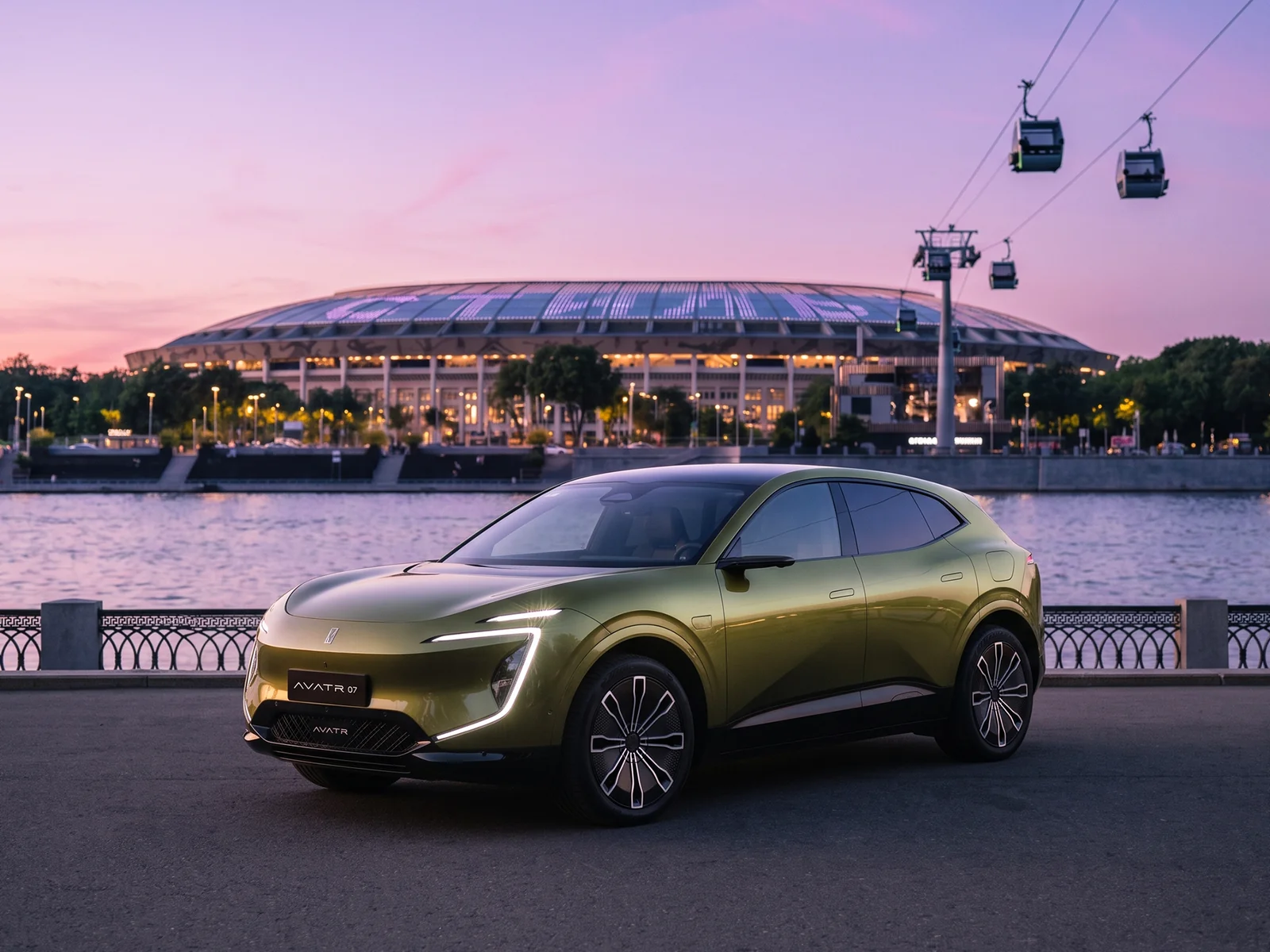 AVATR 07 в цвете Jade Green Metallic