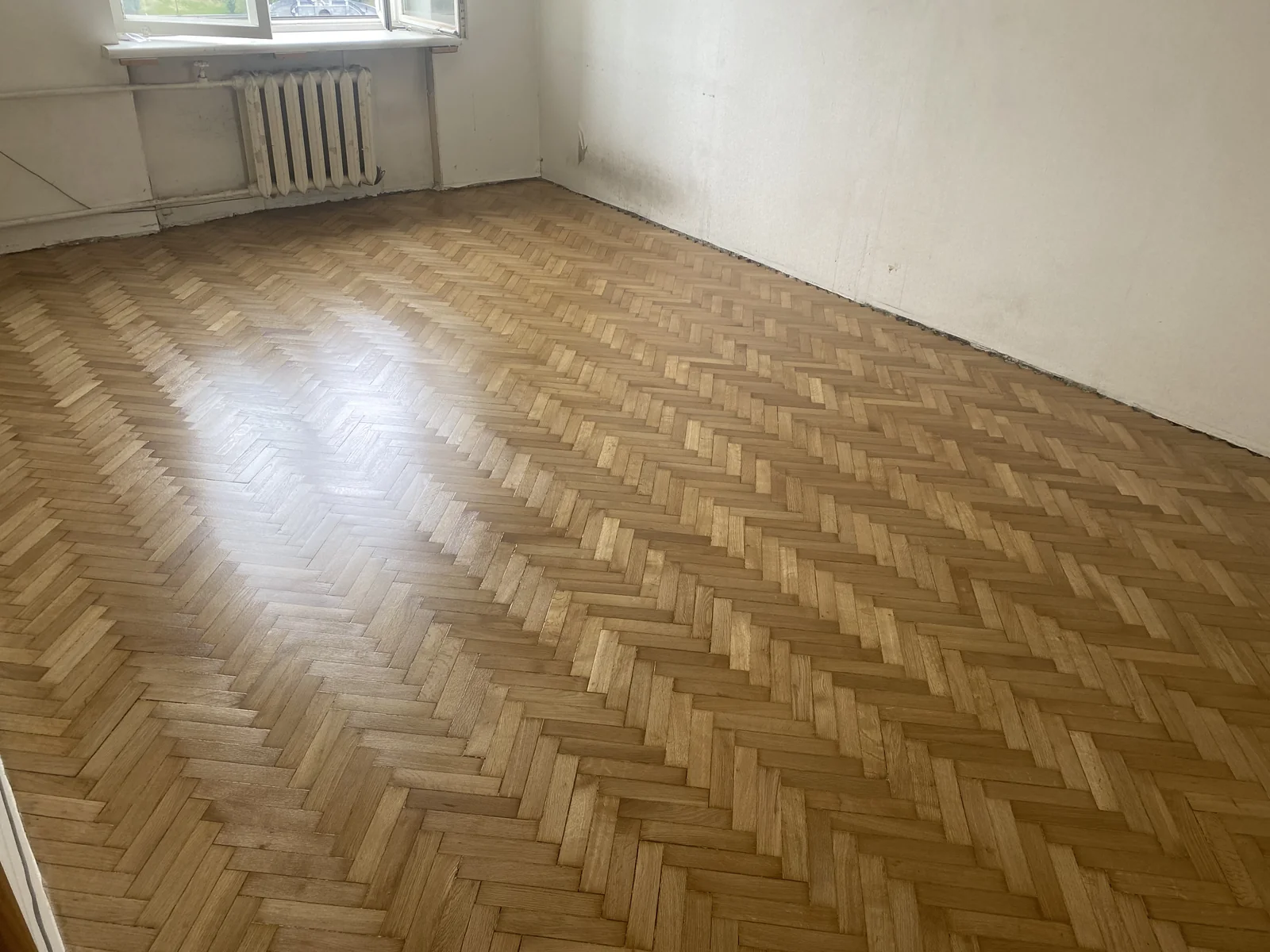 Отшлифованный пол из сосны, покрытый маслом
