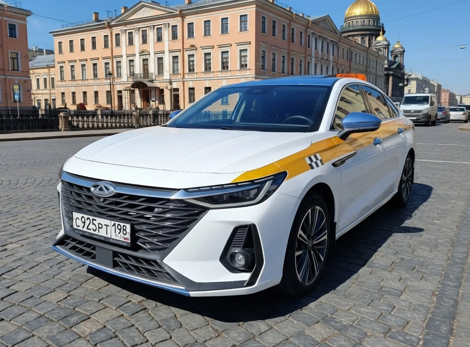 Chery Arrizo 8 1.6 AT с полным приводом под такси