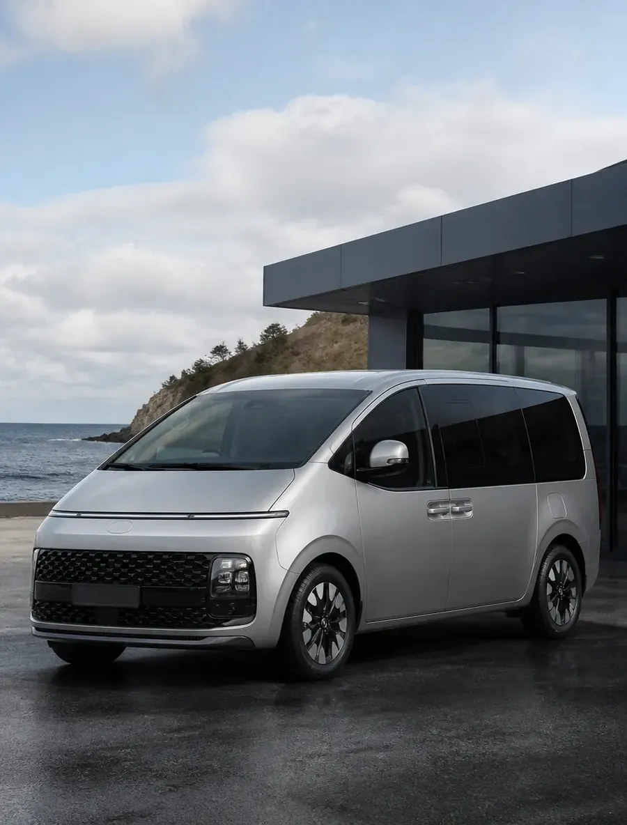 Hyundai Staria для перевозки сотрудников во Владивостоке