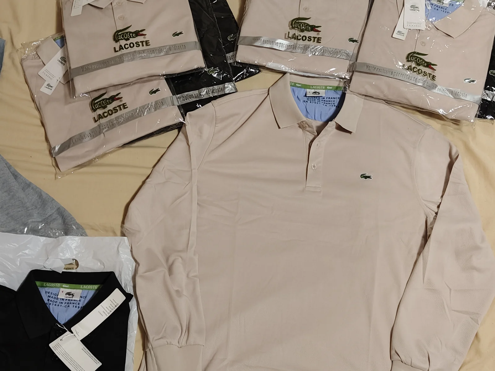 Поло-лонгслив Lacoste песочного цвета